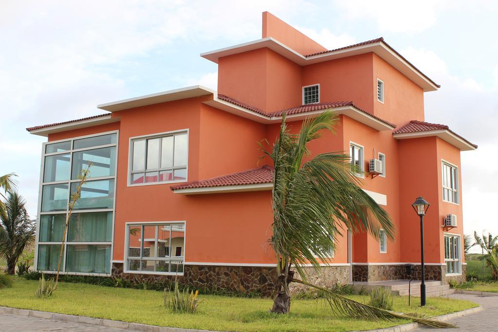 Golden Peacock Resort Hotel Beira Habitación foto