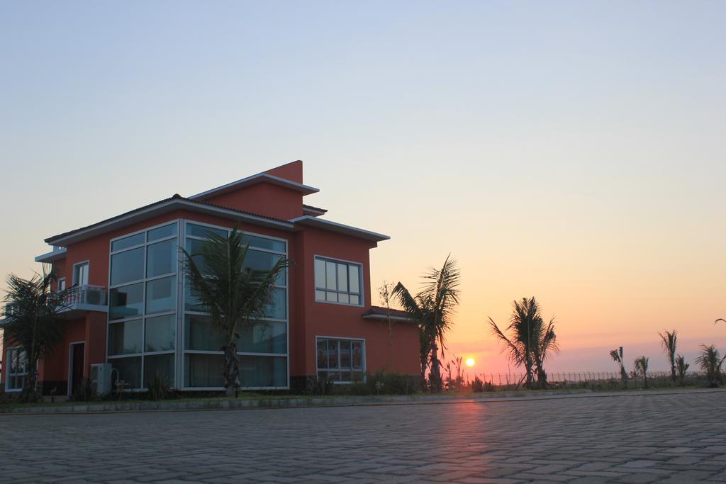 Golden Peacock Resort Hotel Beira Habitación foto