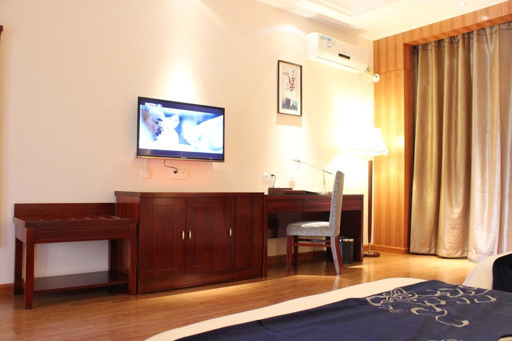 Golden Peacock Resort Hotel Beira Habitación foto